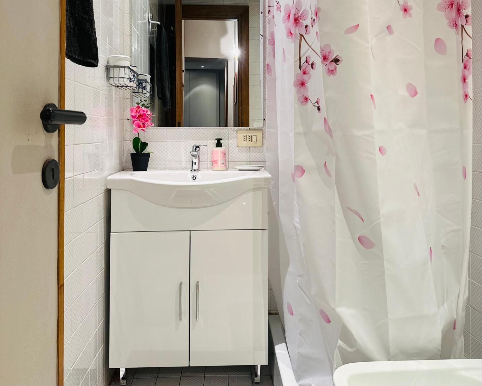 3 Minuti A Piedi Metro B Per Centro E Fl1 Fiumicino - La Casa Di Bubi Apartment Rom